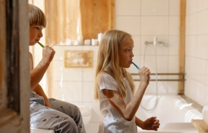 Simple Steps To Brushing Your Teeth Properly