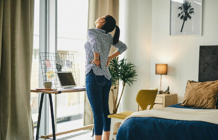 Wellhealthorganic.ComHealth-Hazards-Of-Prolonged-Sitting - Back Pain 