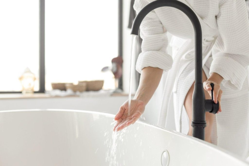 wellhealthorganic-comwhich-is-better-hot-water-or-cold-water-bath